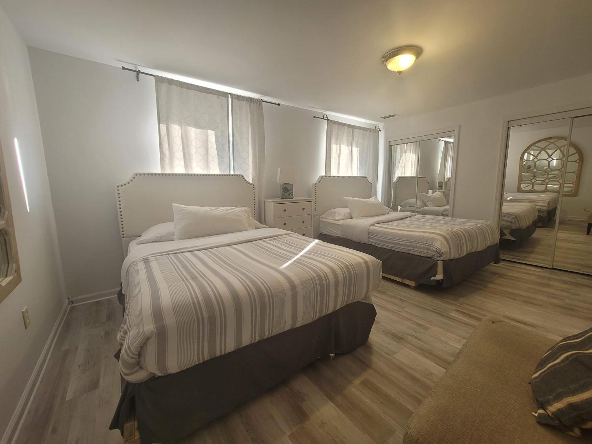 Luxury Apartments 5Queenbed - 20 Min Away Manhattan Джерсі-Сіті Екстер'єр фото
