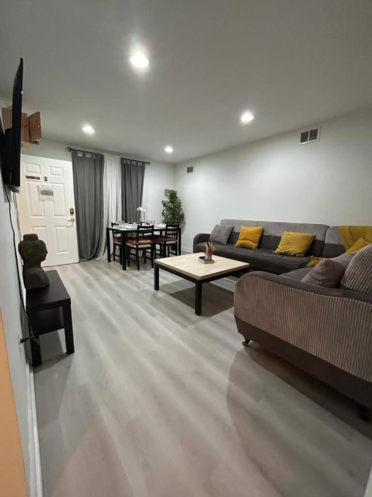 Luxury Apartments 5Queenbed - 20 Min Away Manhattan Джерсі-Сіті Екстер'єр фото