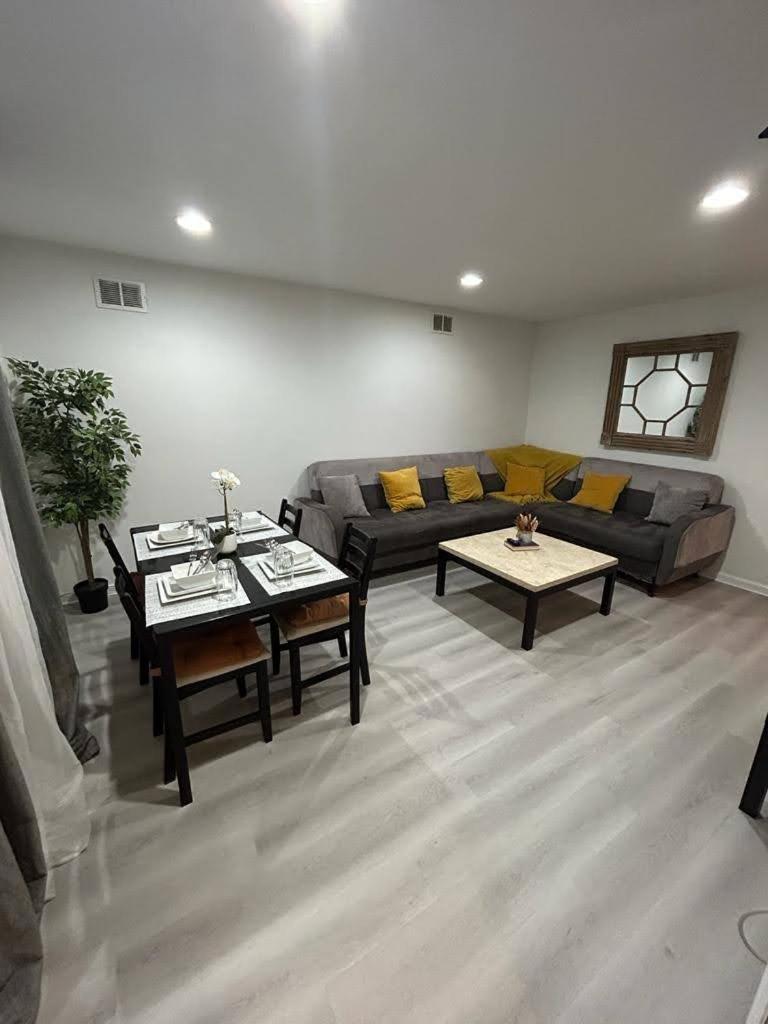 Luxury Apartments 5Queenbed - 20 Min Away Manhattan Джерсі-Сіті Екстер'єр фото