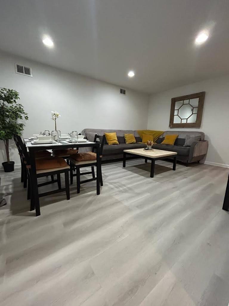 Luxury Apartments 5Queenbed - 20 Min Away Manhattan Джерсі-Сіті Екстер'єр фото