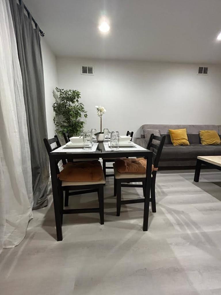 Luxury Apartments 5Queenbed - 20 Min Away Manhattan Джерсі-Сіті Екстер'єр фото